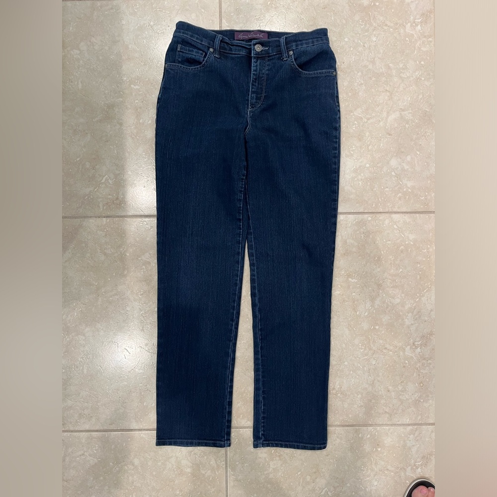Gloria Vanderbilt Amanda Jeans Size 6. Excellent condition.